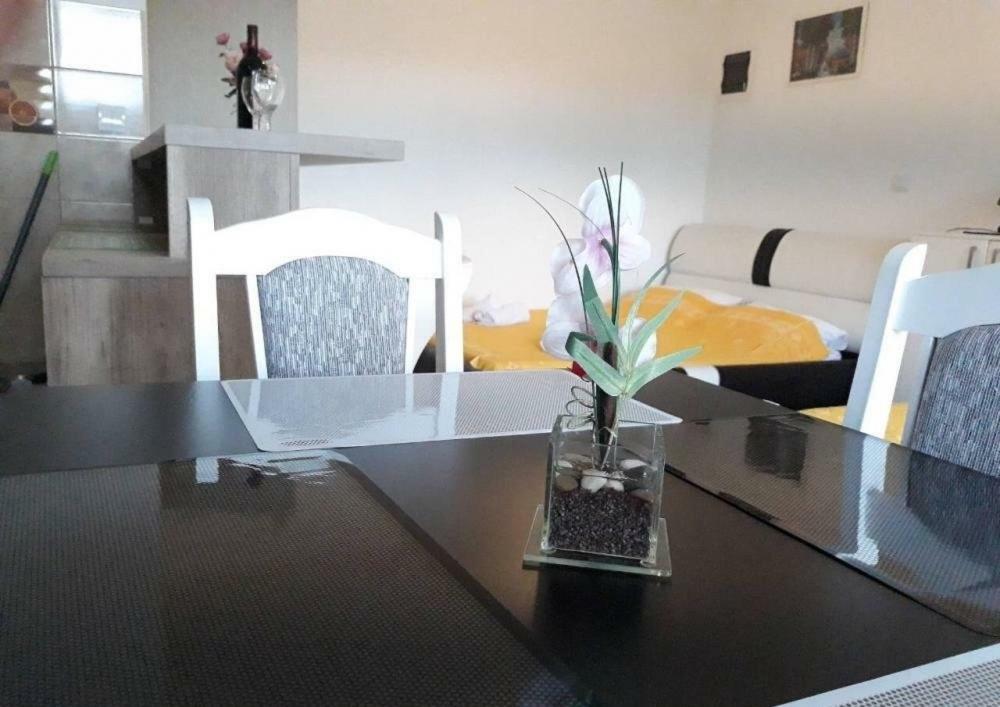 Apartment Iva Бієла Екстер'єр фото