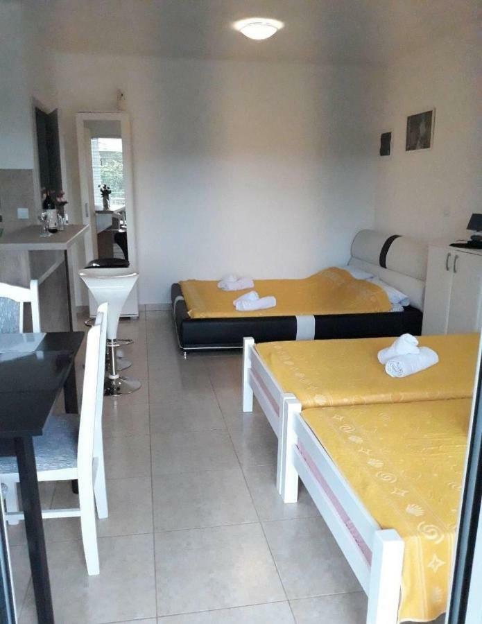 Apartment Iva Бієла Екстер'єр фото